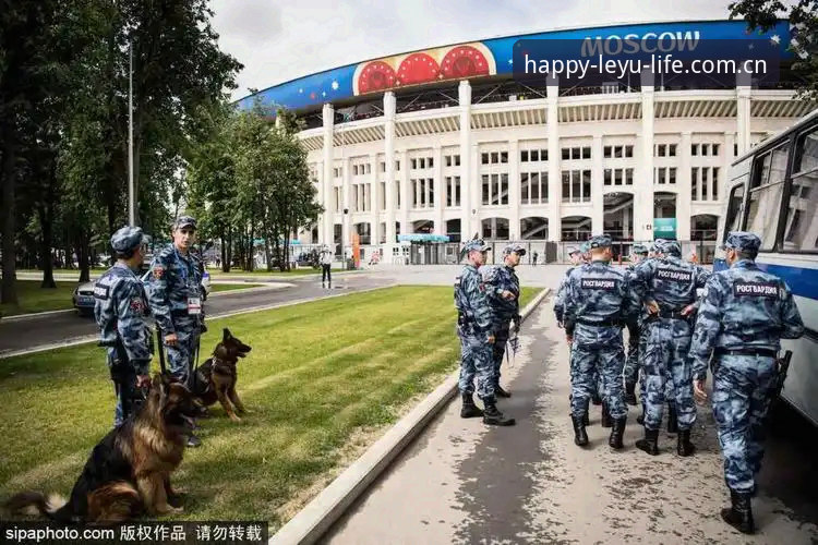 本届世界杯安保策略深度分析：英国警员规模锐减背后的赛事情报管理变革